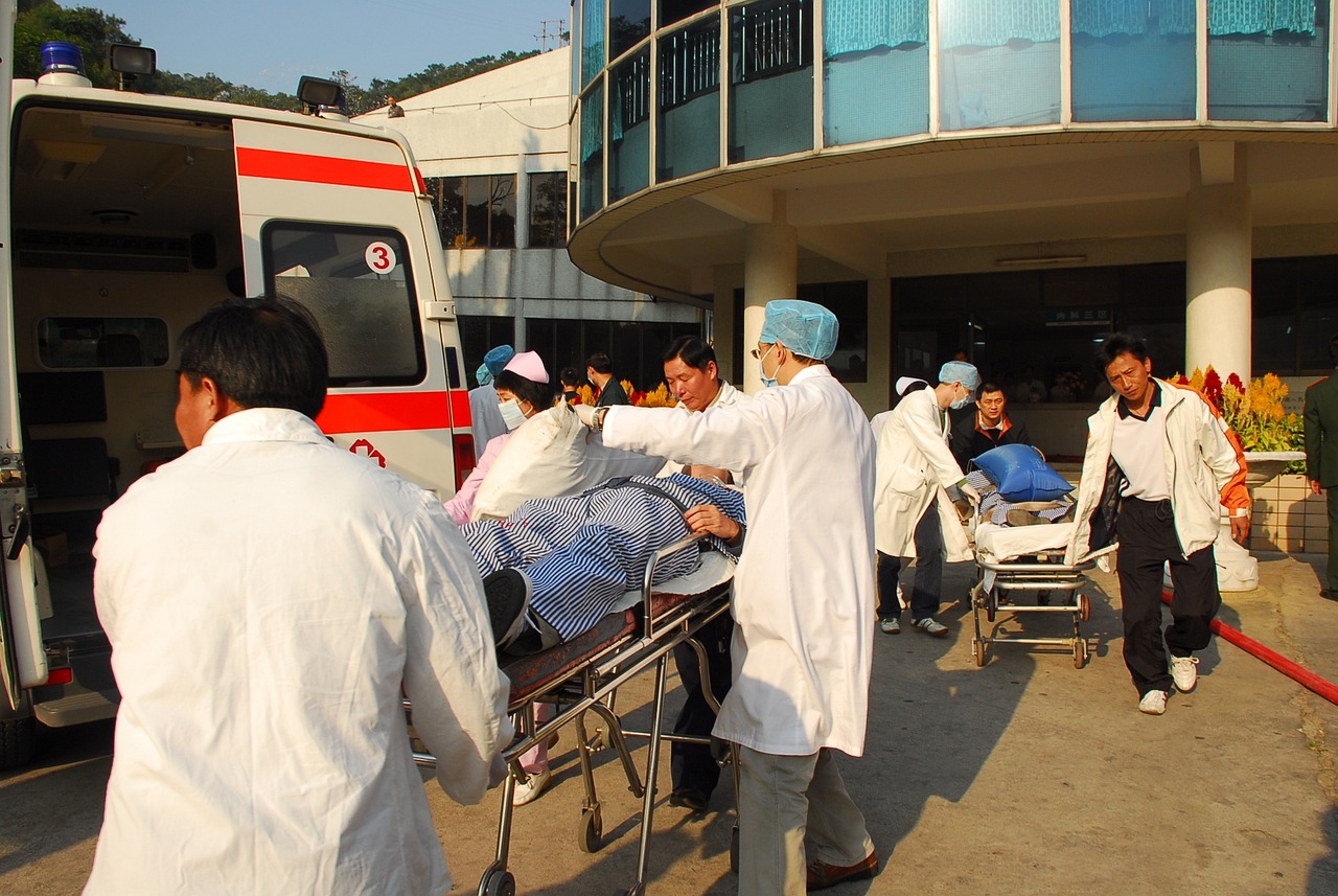 嫌疑人疑死亡后仍送医院抢救9天，生命至上，正义不止步