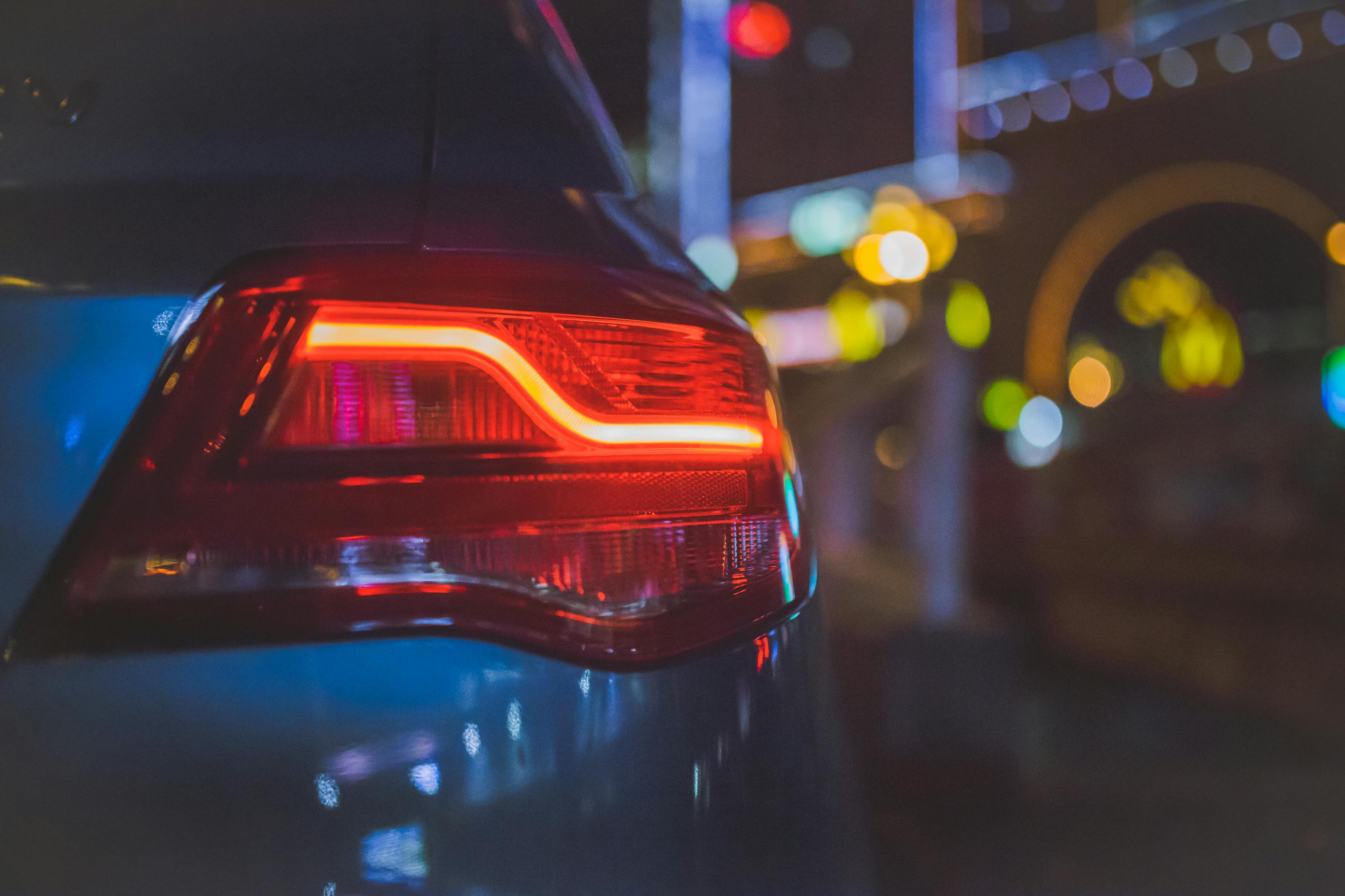 小米汽车10月交付目标2万辆，雷军亲自下场，能否打破新能源汽车魔咒？